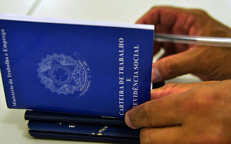 Brasil gera 58,5 mil empregos em julho, diz Caged