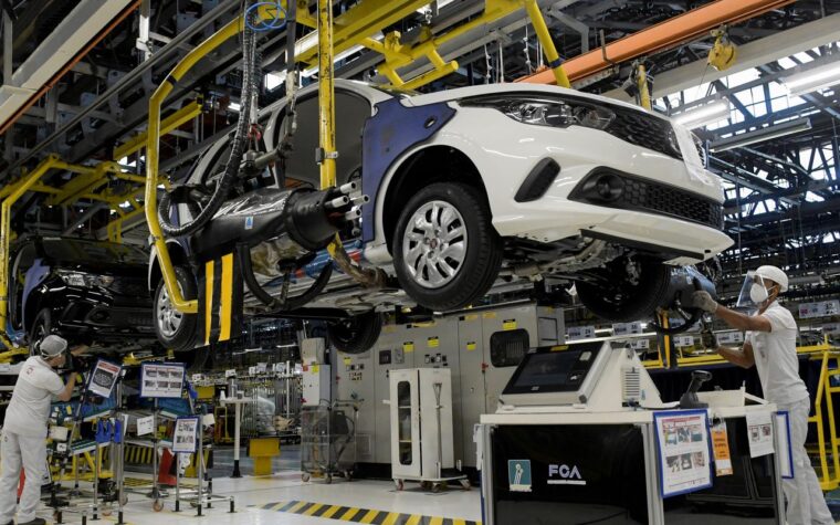 Atualização de dados obrigatória para empresas com 100 ou mais empregados