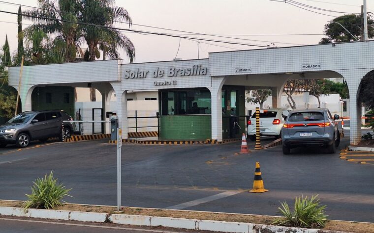 Moraes permite que Bolsonaro saia da prisão domiciliar para dentista