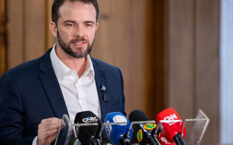 Governo ouvirá empresários antes de aplicar lei contra EUA