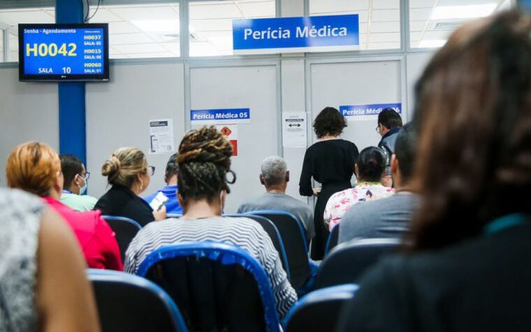 Fila de espera do INSS reduz para 1,2 milhão de pedidos