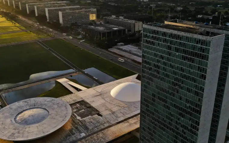 Atribuições de senadores e deputados nas eleições de 2026