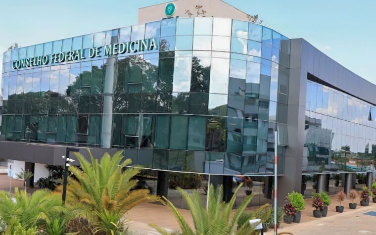 Justiça suspende norma que autorizava dentistas na harmonização facial