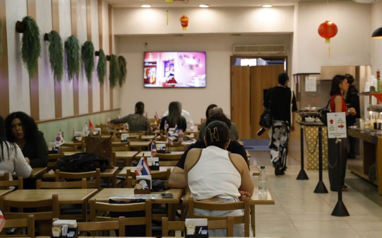Serviços geraram 15,9 milhões e pagaram média de 2,2 mínimos