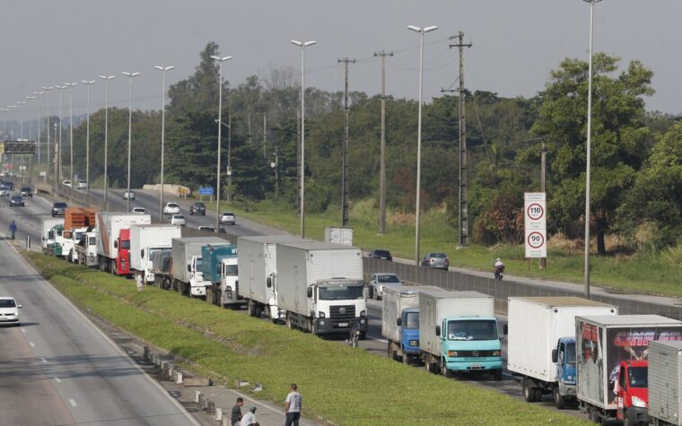Frete mínimo no transporte de cargas: entenda as mudanças