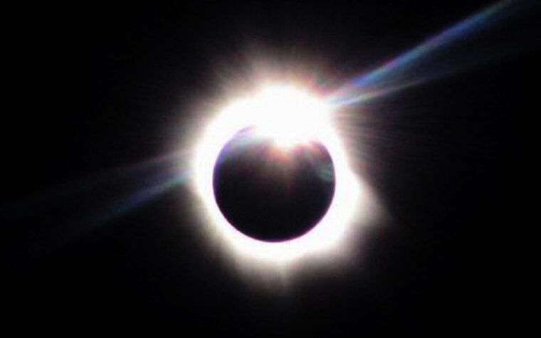 Eclipse solar será transmitido ao vivo para brasileiros