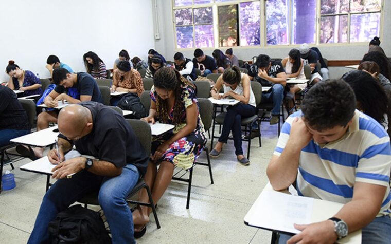 Encceja no domingo; veja como consultar locais de provas