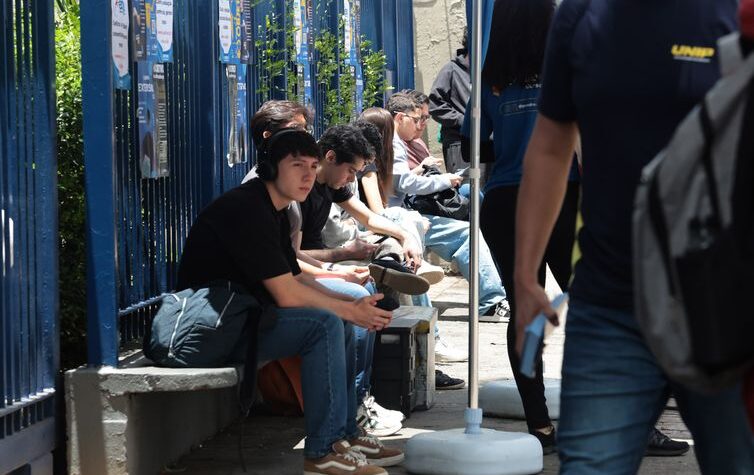Eleitorado jovem recua 22% com envelhecimento da população