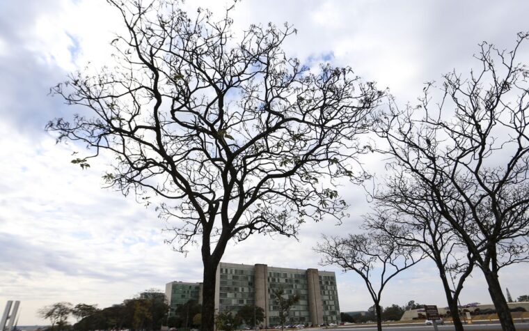Temperaturas elevadas afetam grande parte do país nesta terça-feira