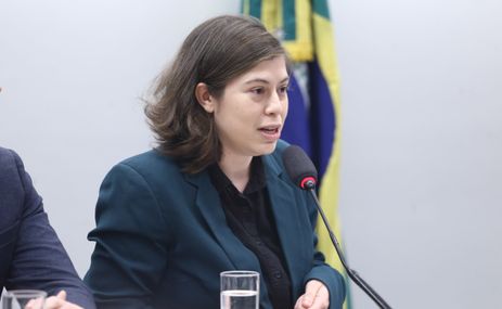 Avanço da IA afeta financiamento do jornalismo no Brasil