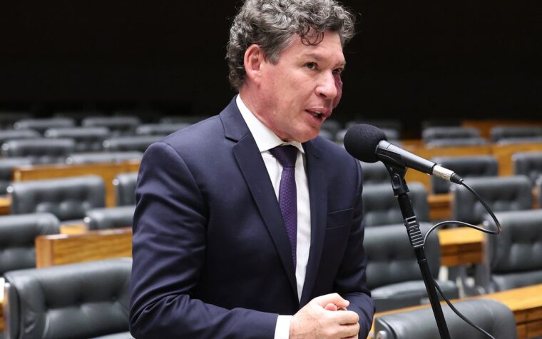 Hugo Motta indica presidente da comissão da MP das Blusinhas