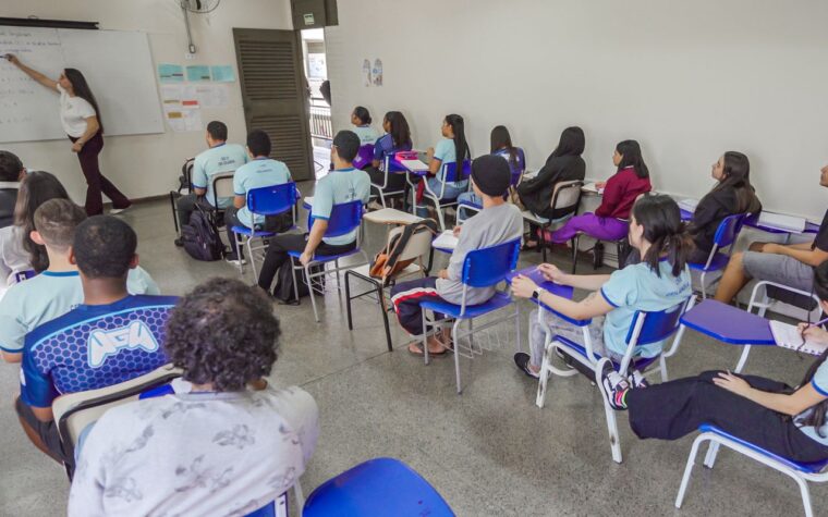 Pé-de-Meia paga 5ª parcela para alunos de julho e agosto