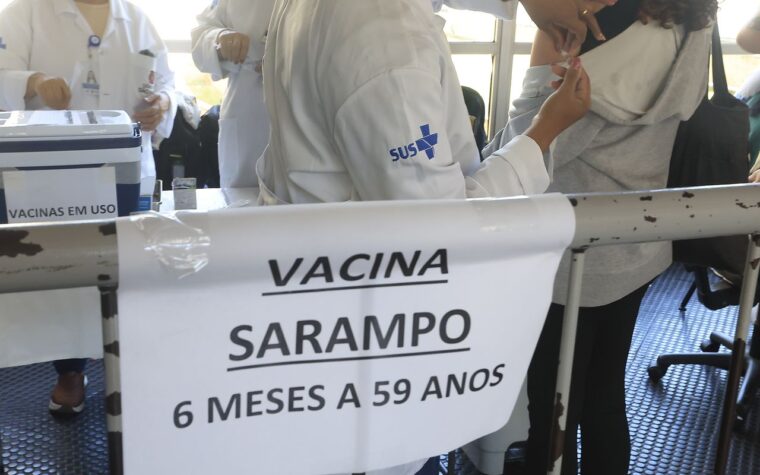 795 mil vacinas contra o sarampo aplicadas em São Paulo