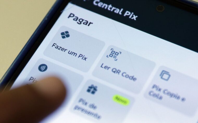 Pix registra instabilidade na manhã deste domingo