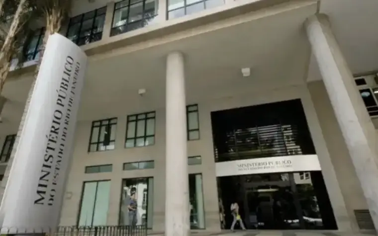 Réus são acusados de extorsão com falsos anúncios na Justiça