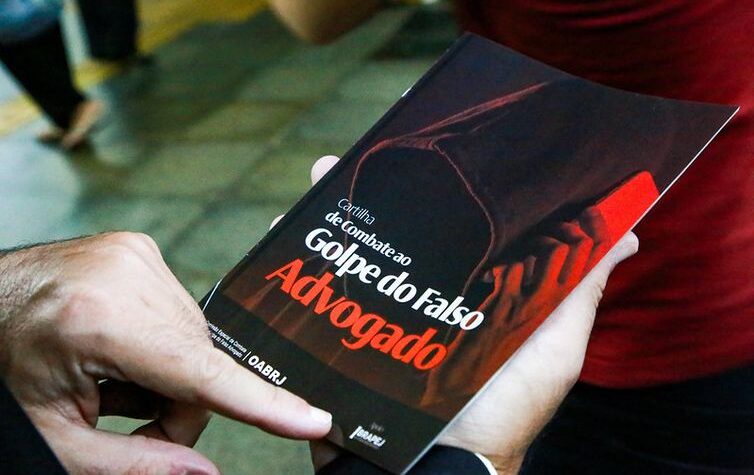 OAB Rio registra mais de 2 mil denúncias de golpes com advogados falsos