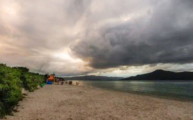 Alertas de chuva e ventos intensos no sul do Brasil