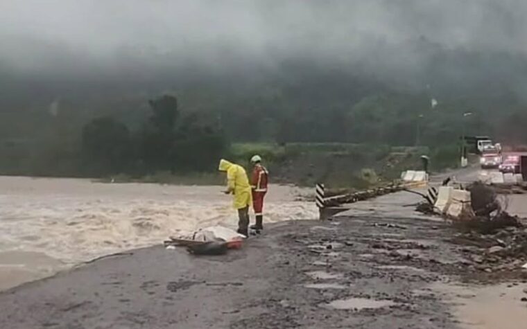 Alerta para fortes chuvas, vento e granizo na Região Sul
