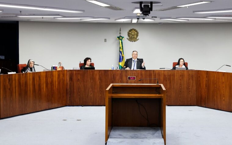 Dino e Moraes propõem rediscussão sobre diploma de jornalista