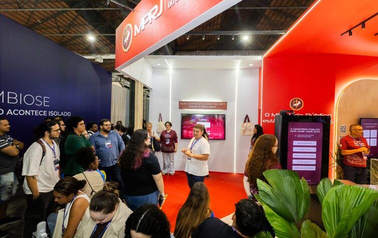 Estudante apresenta jogo sobre funções do Ministério Público