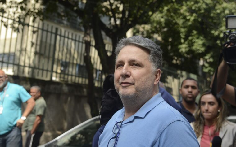 TRE-RJ proíbe Garotinho de participar de debate e propaganda