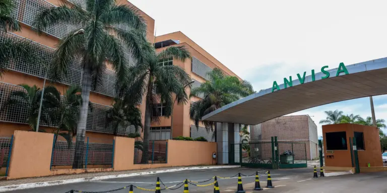 Anvisa alerta sobre venda irregular de tirzepatida na internet