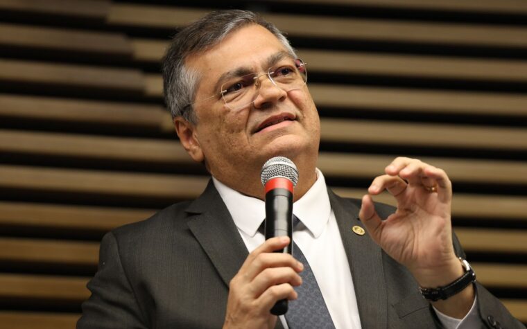 Master é citado por Dino em revisão de regras da CVM
