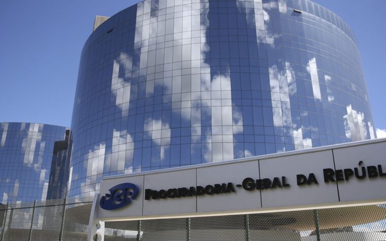 PGR deve se pronunciar sobre conversas entre Vorcaro e Moraes