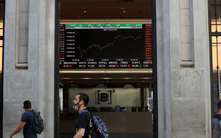 Bolsa sobe 1,3% e atinge maior nível em quatro meses