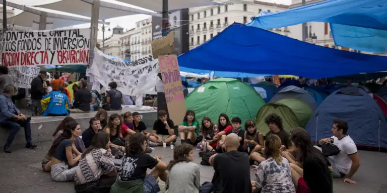 Protestos em Madri completam 3 dias após despejo de aposentada
