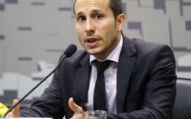 Número 2 da PF afirma que verdade prevalecerá após afastamento de Andrei