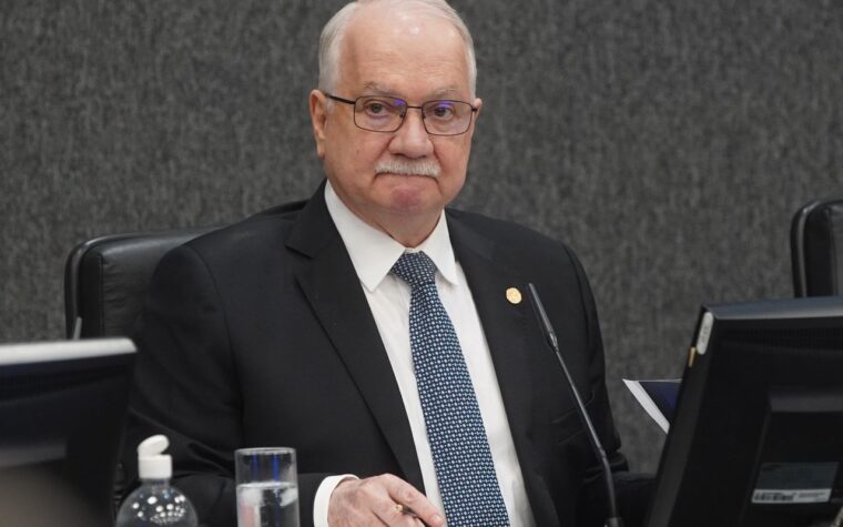 Fachin espera explicações de ministros sobre crise