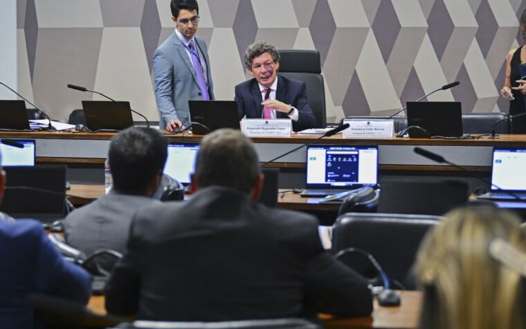 Ajustes no texto atrasam votação da MP da taxa das blusinhas