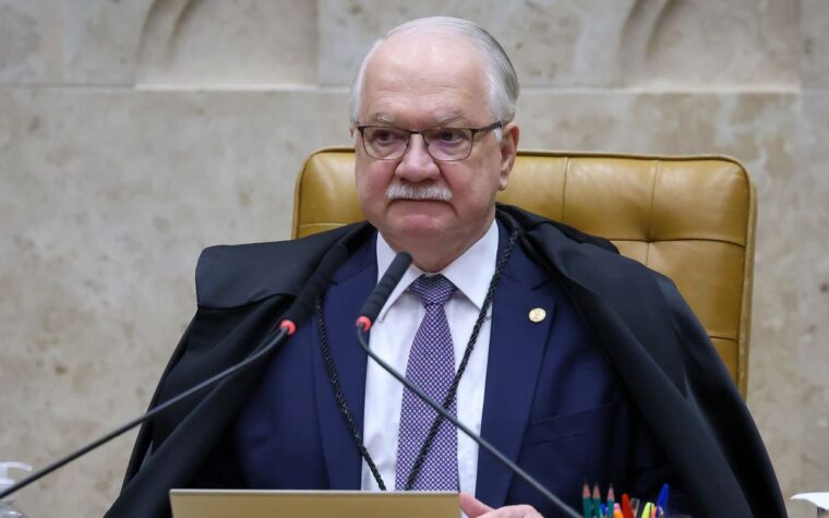 Fachin suspende decisões de Mendonça e Dino sobre PF