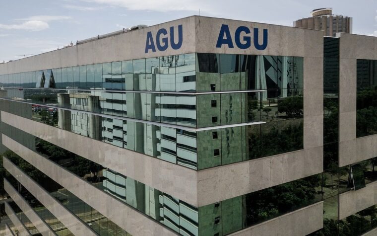AGU solicita suspensão do afastamento de diretor-geral da PF