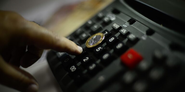 Dívida pública federal se mantém em R$ 9,29 trilhões em agosto