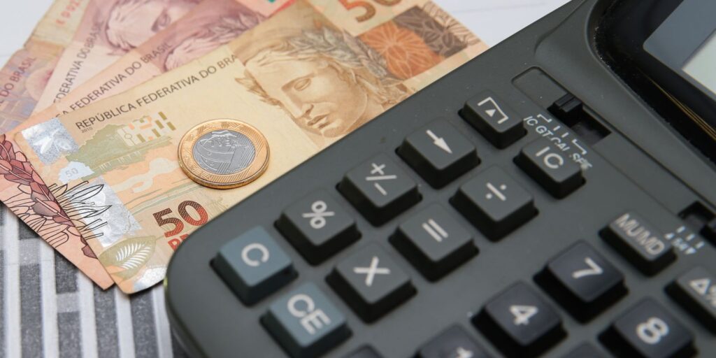 Nova CBS deve arrecadar R$ 636 bilhões em 2027