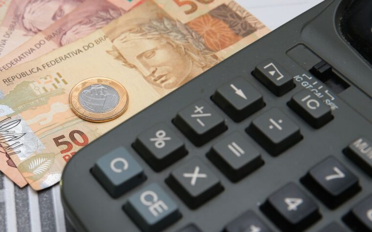 Nova CBS deve arrecadar R$ 636 bilhões em 2027