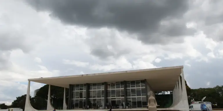 Zambelli solicita salvo-conduto ao STF para votar na mãe