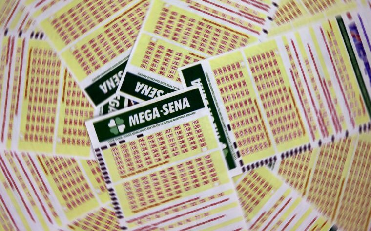 Mega-Sena acumula e chega a R$ 102 milhões com sorteio realizado
