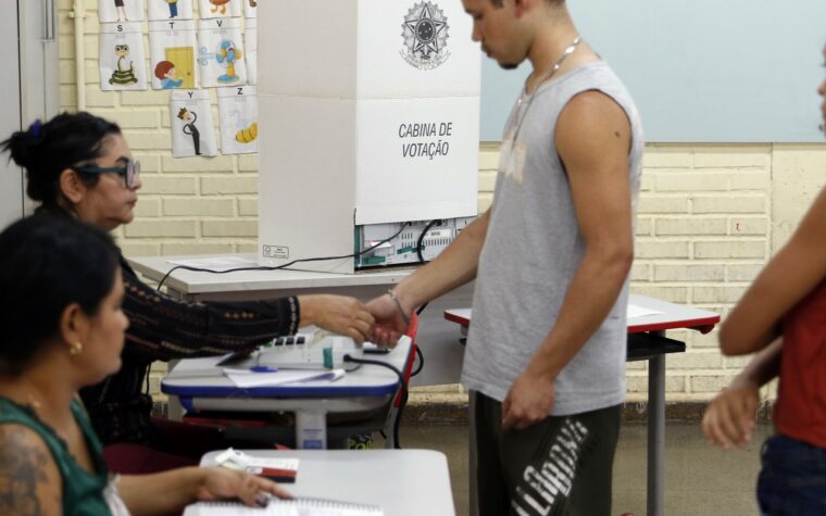 Importância do voto para jovens e idosos em Caminhos da Reportagem