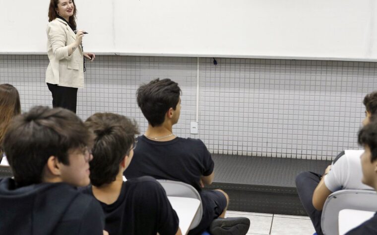 Cartilha orienta sobre redação do Enem 2026