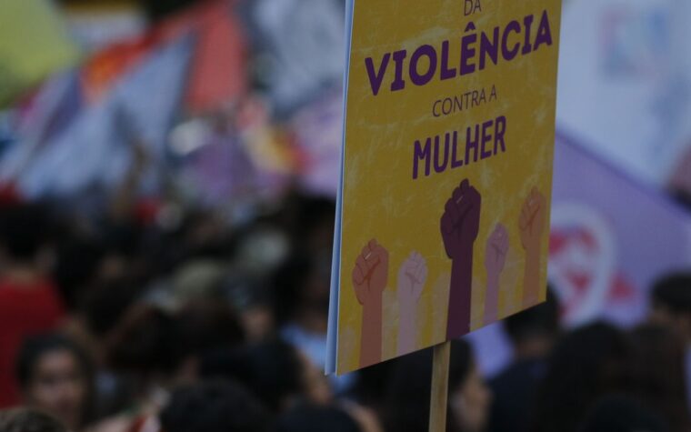 Capacitação de 7,5 mil agentes para combater violência contra a mulher