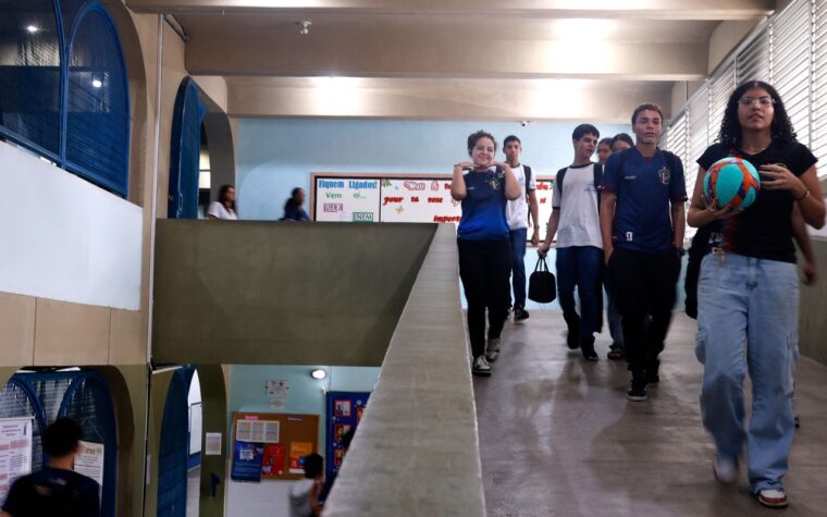 Pé-de-Meia paga sexta parcela a estudantes nesta segunda