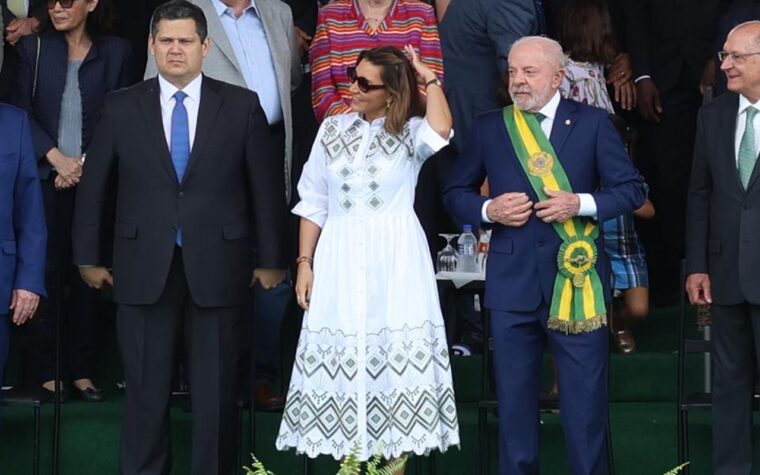Sete de setembro aborda soberania, Copa e feminicídio