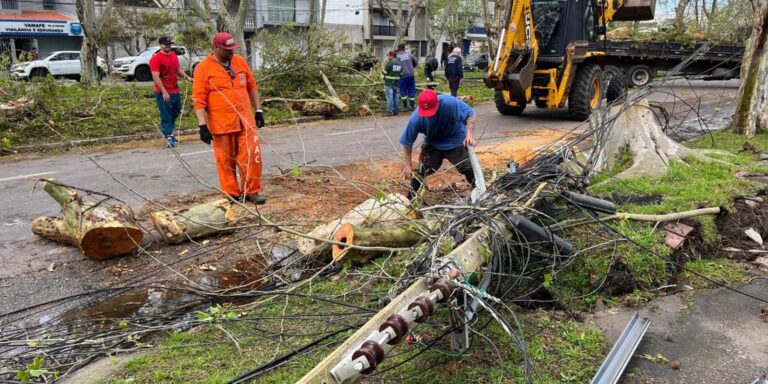 Tempestades no RS causam duas mortes e atingem 527 mil pessoas