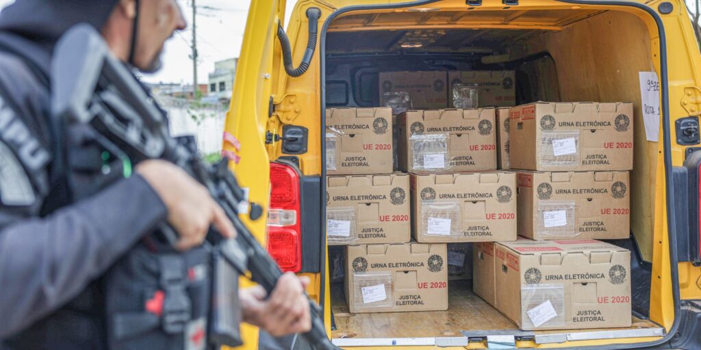 Justiça Eleitoral conclui preparação das urnas para eleições