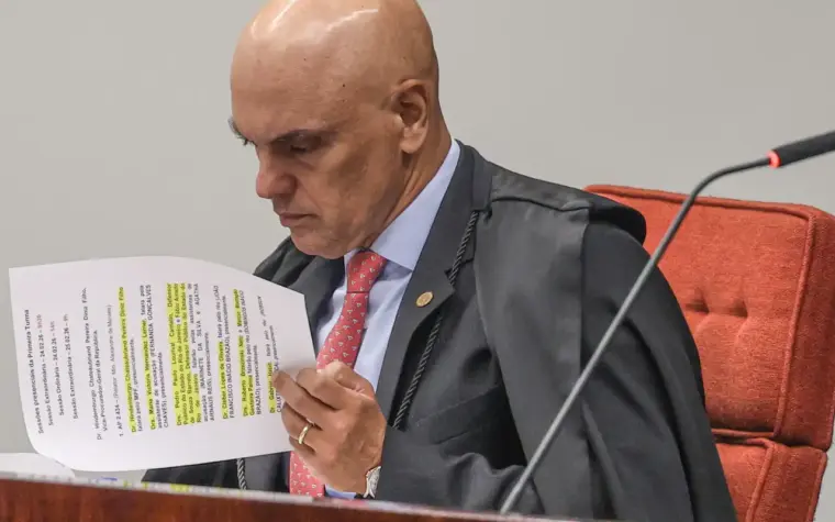 Moraes multa advogado em R$ 5 mil por tentar burlar STF