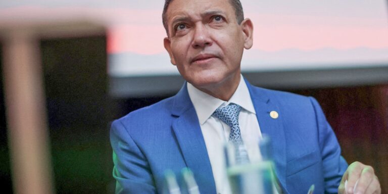 Eleição ocorre normalmente sem interferência externa, afirma Marques