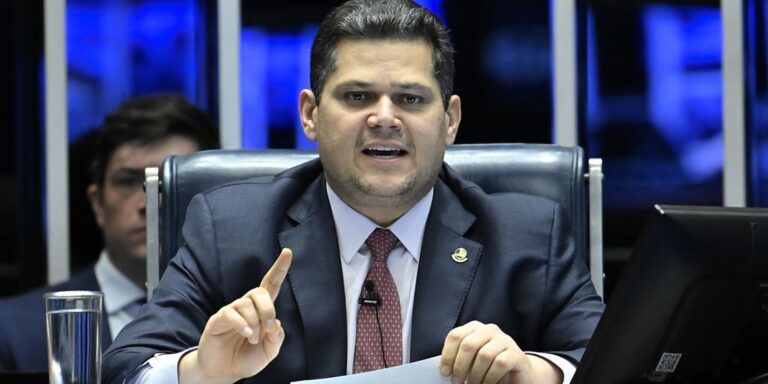 Alcolumbre convoca sessões para discutir fim da escala 6×1